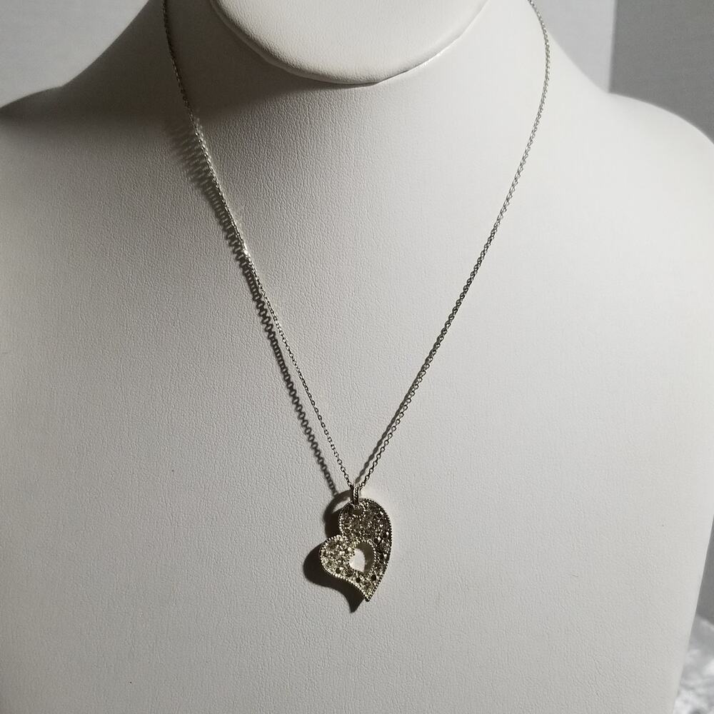 NR rhinestone heart necklace 16"  1" pendant  1.1777